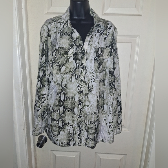 Studio Works Tops - Studio works snake print button-down size 1X